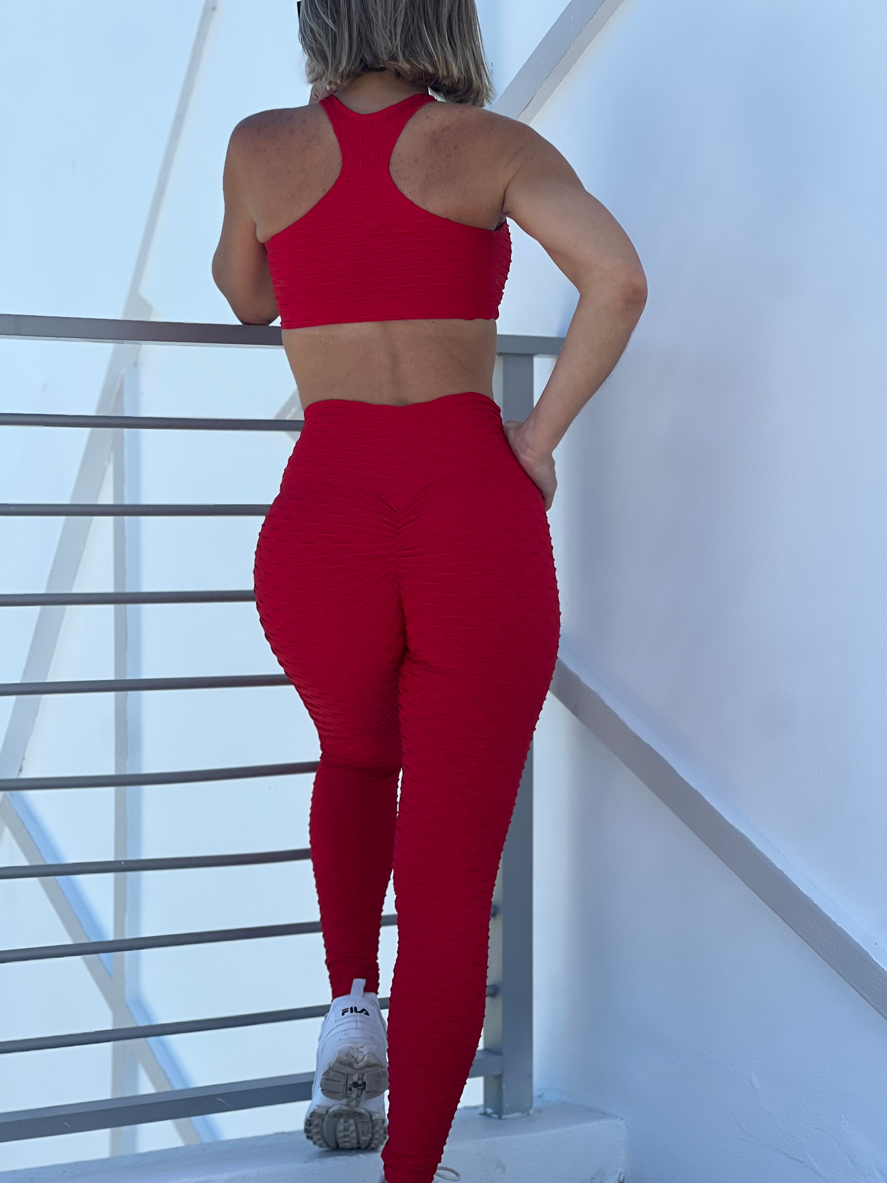Red  textured  scrunchy butt set
