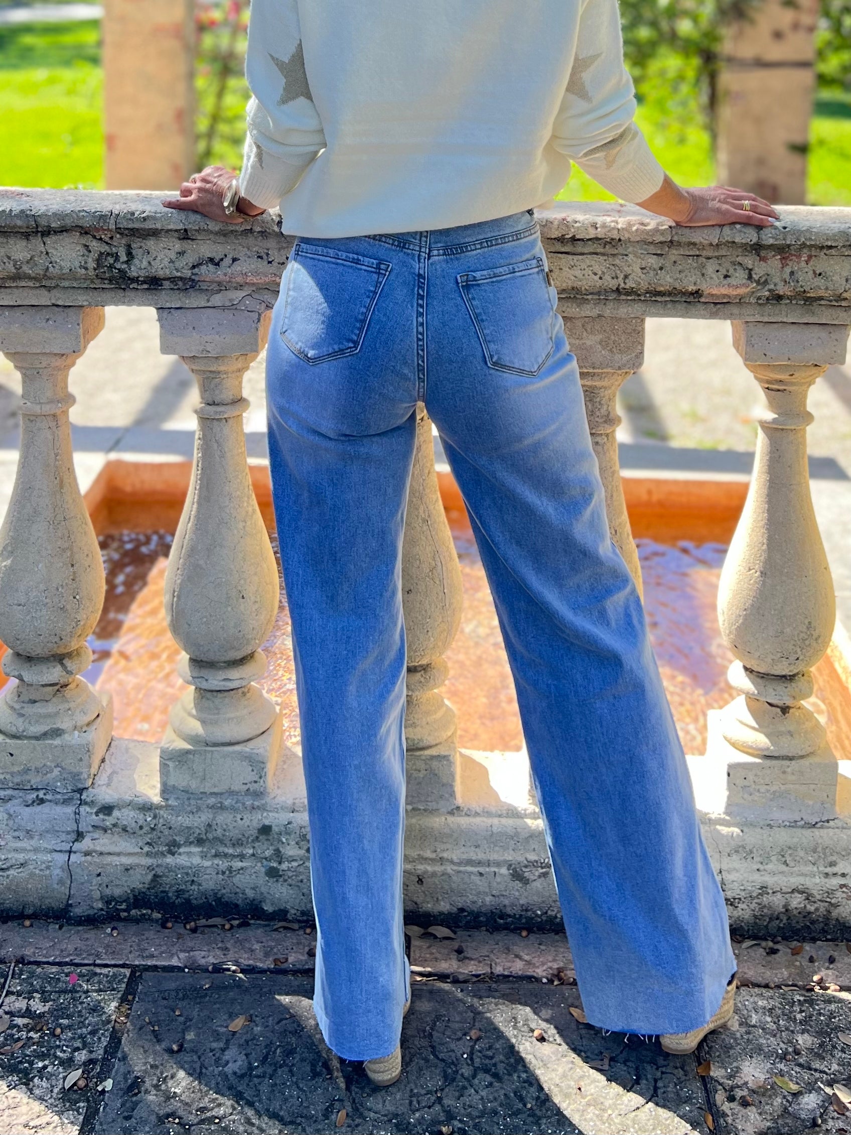 Vibrant cross front  jean