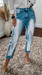 light jean/ white high waits jeans