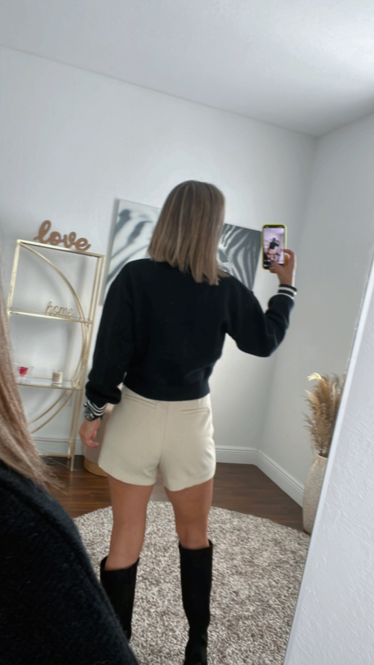 Beige   skirt short