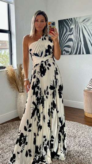 Black and white floral Pleated Dress